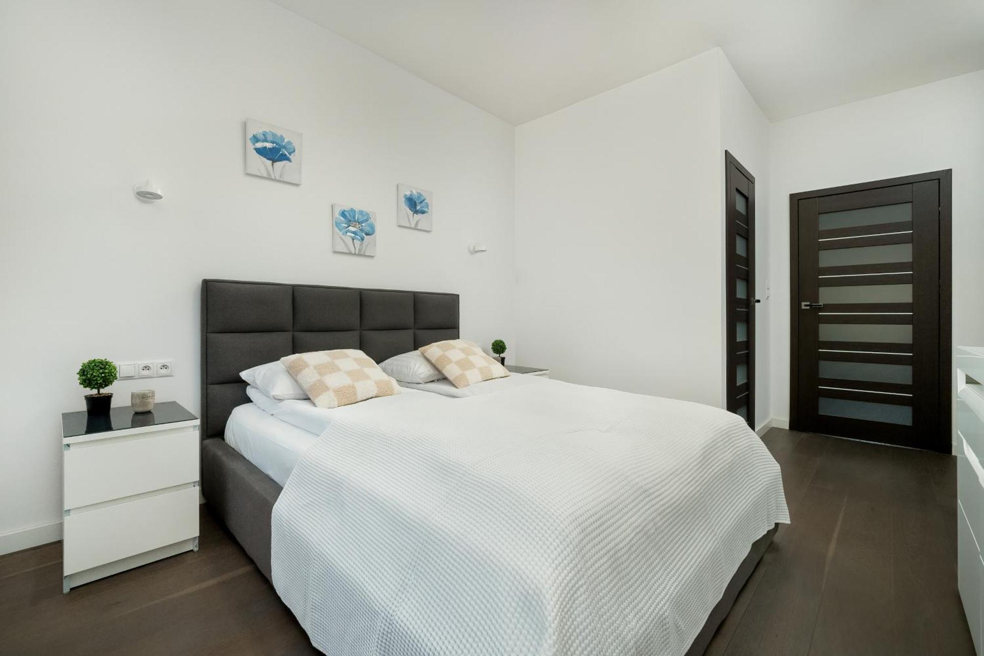 Modern With Smarttv & Wifi By Renters *