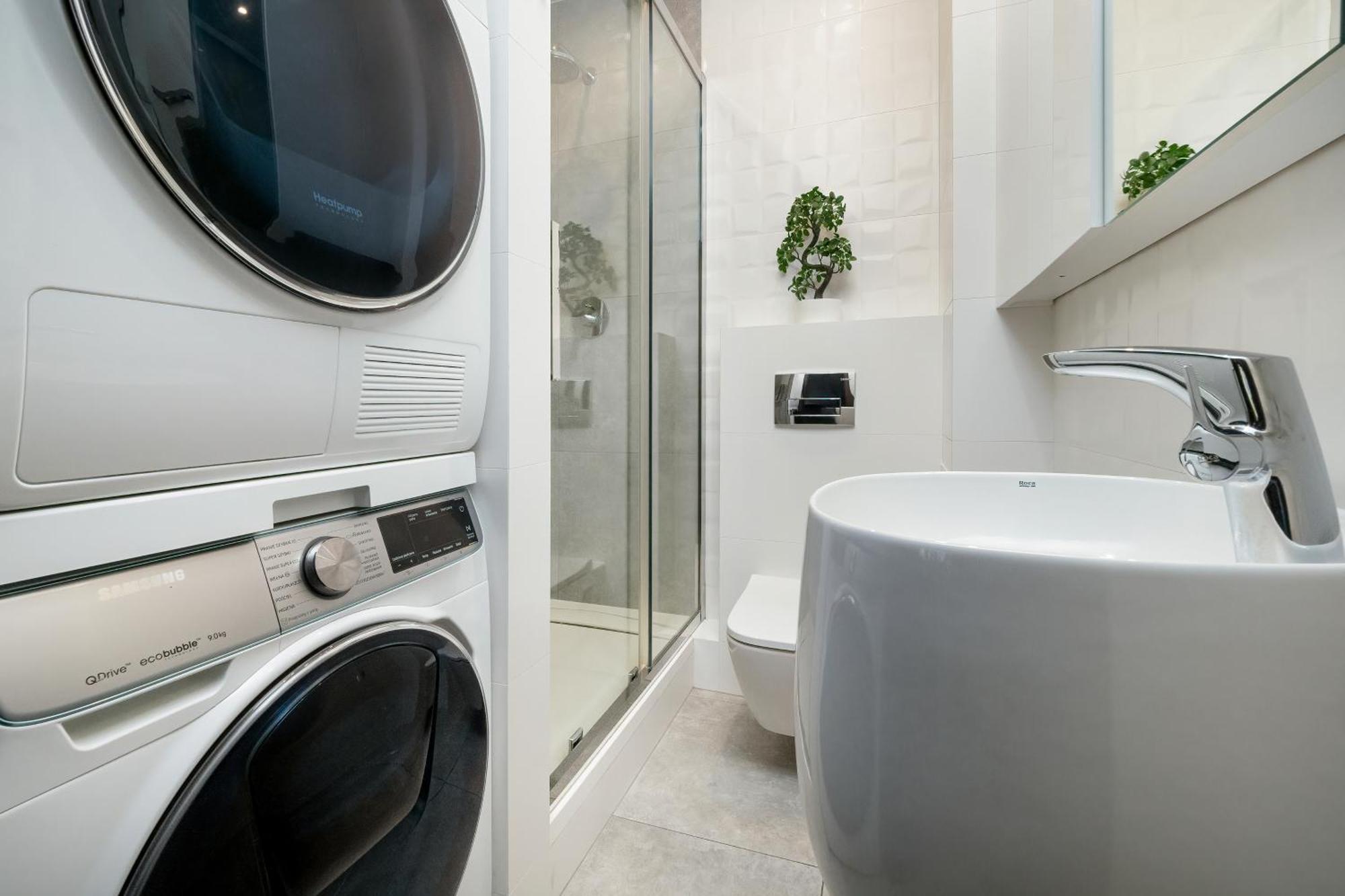 Modern With Smarttv & Wifi By Renters *